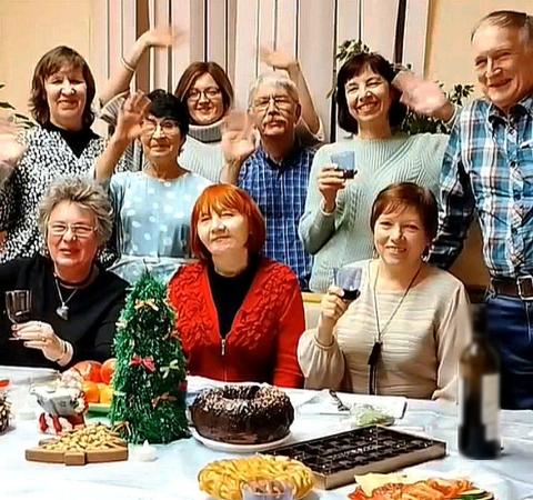 Ni kune ĝojaj kaj feliĉaj. Fotis Arina Osipova Ni kune ĝojaj kaj feliĉaj. Fotis Arina Osipova