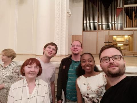 Vespere la 13-an de junio en la jekaterinburga filharmonio