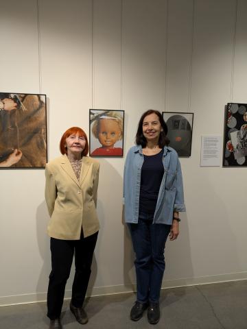 Jelena Uspenskaja kaj Raja Kudtjavceva en la foto-ekspozicio en Jelcin-centro