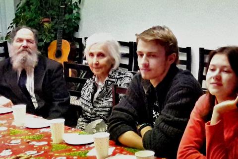Du generacioj de esperantistoj dum la Zamenhof- tago 2018